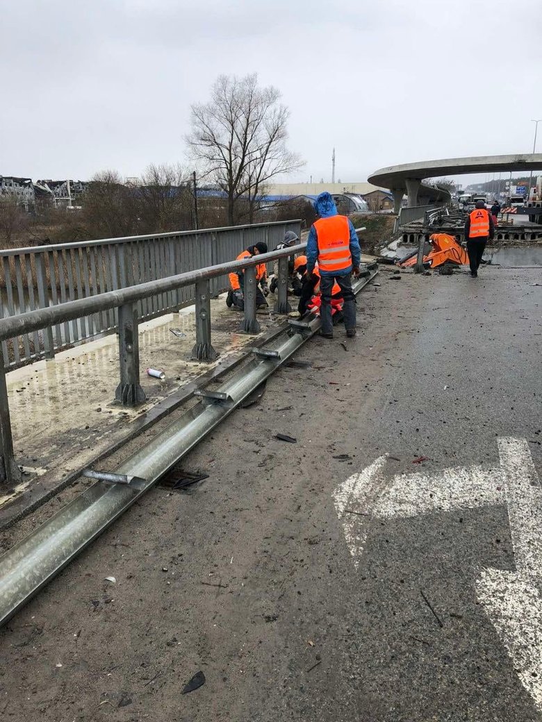 Over 16 kilometers of streets cleaned in Irpin 08