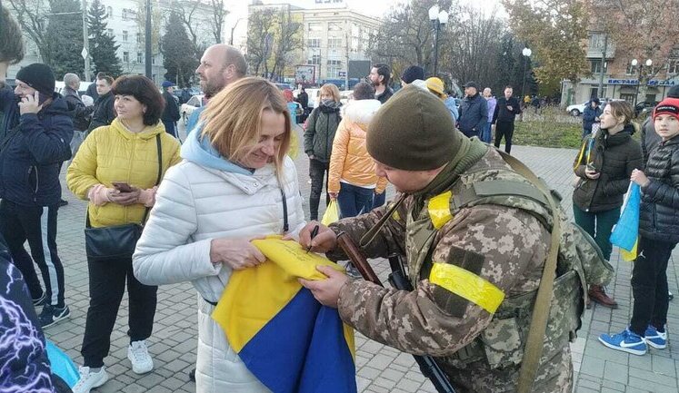 Херсонець Алім Сулейманов: Якщо не відчиняли, то виривали ворота БТРом. Вривались у будинки, квартири, робили обшуки, усе перевертали