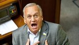 "Доктор, сделай грудь и попу!": увлекательный час правительства в Раде. ФОТОрепортаж