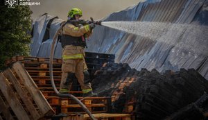 Війська РФ ударили балістикою по Одещині: двоє загиблих, 15 поранених, пошкоджено підприємство. ФОТОрепортаж