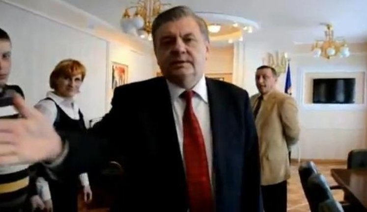 Тернопольский губернатор-"регионал" поссорился со "Свободой" и вызвал милицию. ВИДЕО