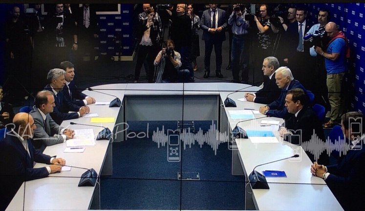 Медведчук і Бойко знову проводять зустріч із Медведєвим у Росії. ФОТО