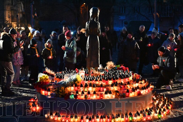 В Киеве почтили память жертв Голодомора 07
