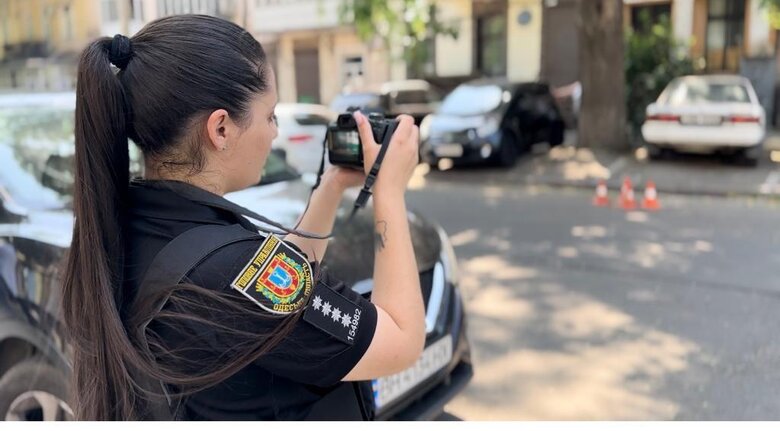 В центре Одессы расстреляли автомобиль, объявлена операция Сирена 01