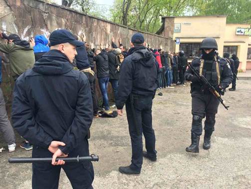 Поліція затримала 30 учасників конфлікту у Львові 03 Поліція затримала 30 учасників конфлікту у Львові 03