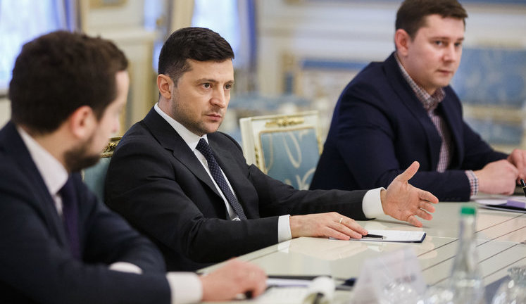 Зеленський домовився із керівництвом українських телеканалів про відеоуроки для школярів, - ОП. ФОТОрепортаж