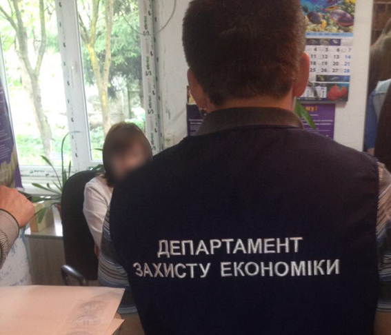 Головний лікар однієї з лікарень Івано-Франківська винайшов злочинну схему незаконного отримання грошей від пацієнтів, - Нацполіція 01 Головний лікар однієї з лікарень Івано-Франківська винайшов злочинну схему незаконного отримання грошей від пацієнтів, - Нацполіція 01