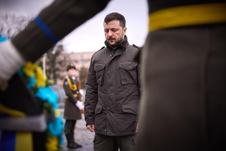 Зеленський прибув до Львова: вшанував пам'ять полеглих воїнів на Марсовому полі.