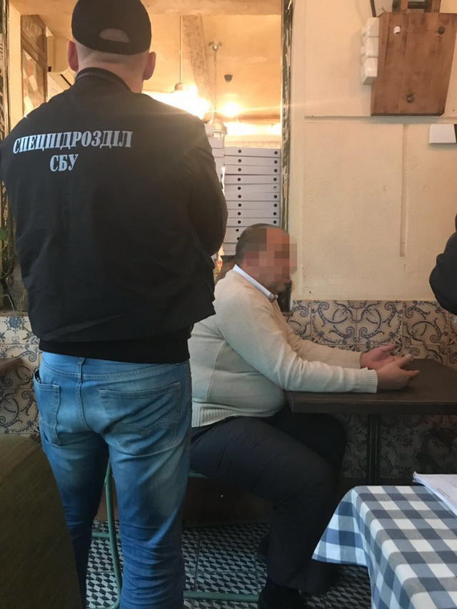 Руководство Одесской дирекции Укрпочты попалось на взятке, - СБУ 01