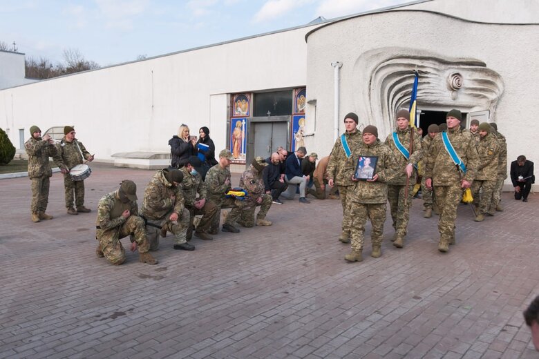 З добровольцем з Нової Зеландії Домініком Абеленом попрощались у Києві