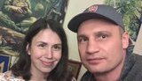 Кличко пришел поддержать Чорновол, находящуюся под домашним арестом. ФОТОрепортаж