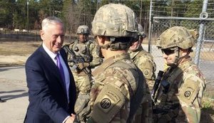 США хотят убедиться, что ВСУ служат интересам народа Украины, - глава Пентагона Маттис