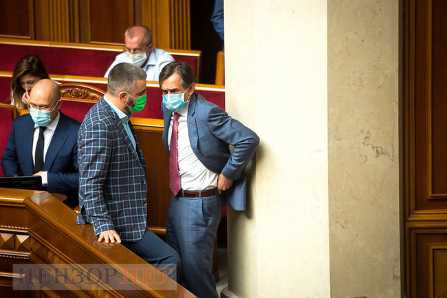 Шмигаль доповідає в напівпорожньому залі, Тищенко погрожує пальцем Арахамії, Васильєв і Ананченко ділять 6,7 млн, - день роботи Ради 16 липня 08 Шмигаль доповідає в напівпорожньому залі, Тищенко погрожує пальцем Арахамії, Васильєв і Ананченко ділять 6,7 млн, - день роботи Ради 16 липня 08
