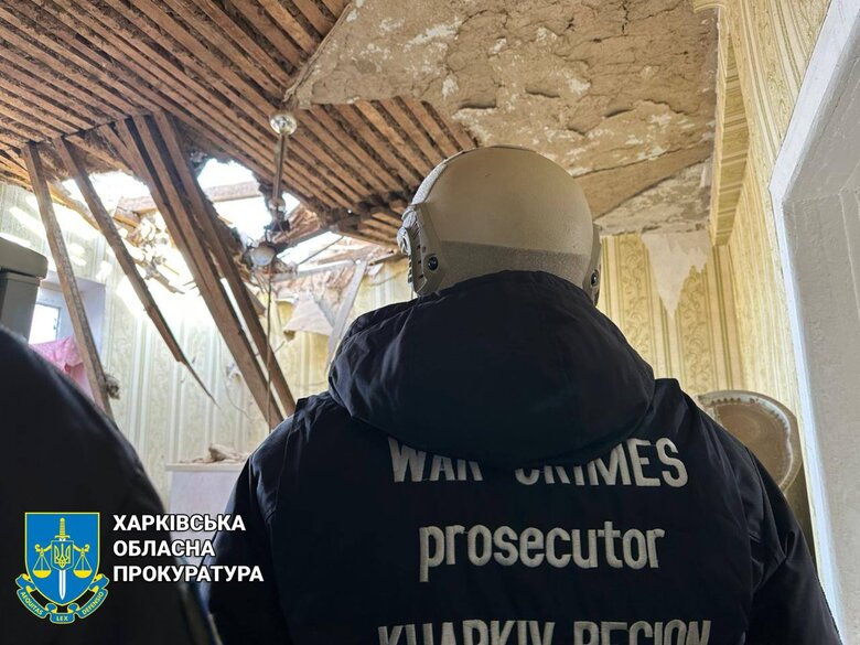 Последствия вражеских обстрелов Харьковщины: в Купянске артснаряд попал в жилой дом 02 Последствия вражеских обстрелов Харьковщины: в Купянске артснаряд попал в жилой дом 02