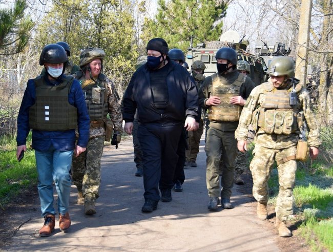 Віцемаршалок Сейму Польщі Госієвська і віцеспікер Сейму Литви Саударгас відвідали зруйноване найманцями РФ Широкине 05