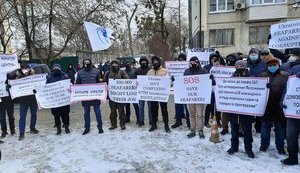 Моряки вышли на митинг под посольство США: "Коррупция продолжается. Просим посодействовать в возвращении ситуации в законное русло". ВИДЕО+ФОТОрепортаж