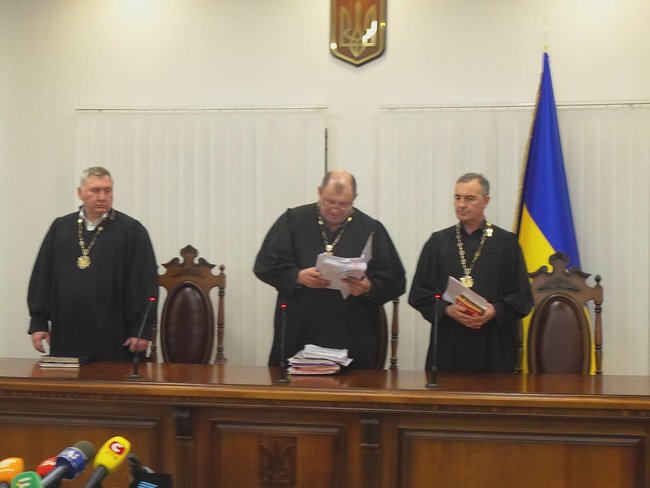 Court leaves Antonenko in custody 05
