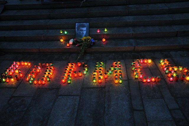 Мітинг памяті Нємцова відбувся на Майдані Незалежності в Києві (оновлено) 12