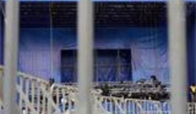 Янукович начал с обмана избирателей. "Регионалы" провалили свой же законопроект о социальной помощи малоимущим!