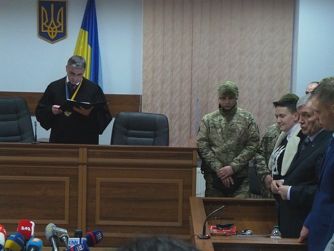 Суд арестовал Савченко до 20 мая 01