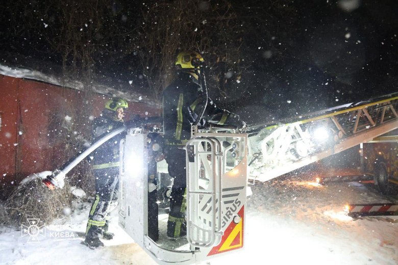 Attack on Kyiv at night: fires in the districts, one casualty