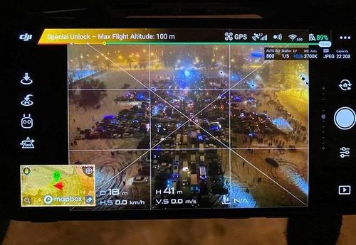 У Харкові зробили ялинку з понад 1000 автомобілів, встановивши рекорд 01 У Харкові зробили ялинку з понад 1000 автомобілів, встановивши рекорд 01