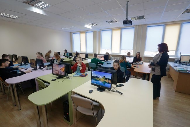 У Дніпрі проводять реновацію будівель закладів освіти та впроваджують програму Безпечна школа 02 У Дніпрі проводять реновацію будівель закладів освіти та впроваджують програму Безпечна школа 02