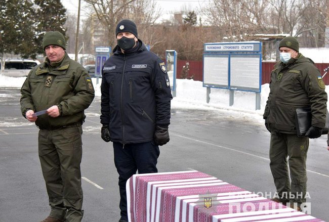 Нацгвардійці, які виконують завдання в ООС, отримали нові службові автомобілі 04