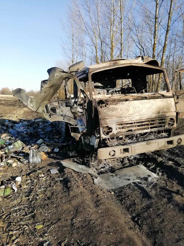 Дві вантажівки окупантів з боєприпасами та провіантом ліквідовані на Чернігівщині 01