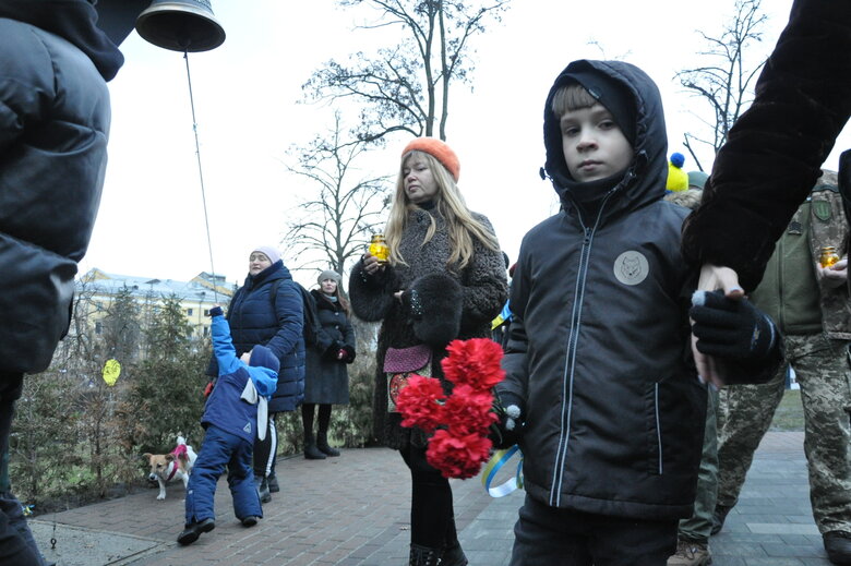 Пам’ятаємо!: у Києві вшанували подвиг Героїв Небесної Сотні 54