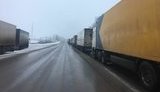 Росія не пропускає вантажівки з України, біля пункту пропуску на Харківщині скупчилося близько 100 фур, - Держприкордонслужба. ФОТОрепортаж