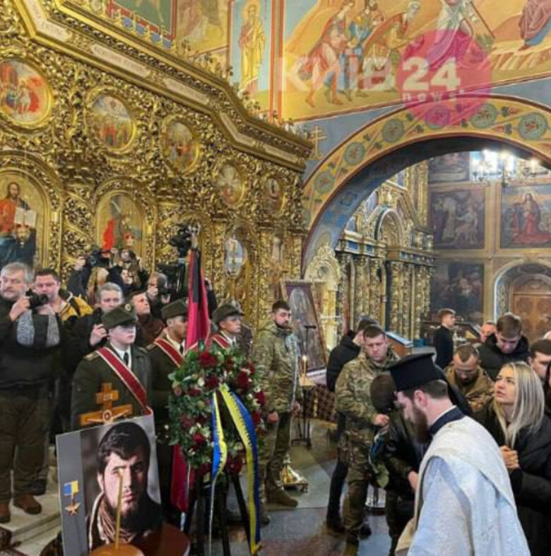З Героєм України Дмитром Коцюбайлом (Да Вінчі) попрощалися в Києві 71