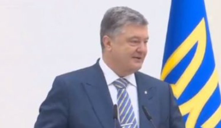 Блогер Трегубов розповів про закриту зустріч із Порошенком: Пишається реформою поліції, обіцяє нові "посадки", вірить у перемогу на виборах