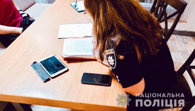 Пяний житель Прикарпаття влаштував стрілянину в кафе: поранено 26-річного чоловіка 03