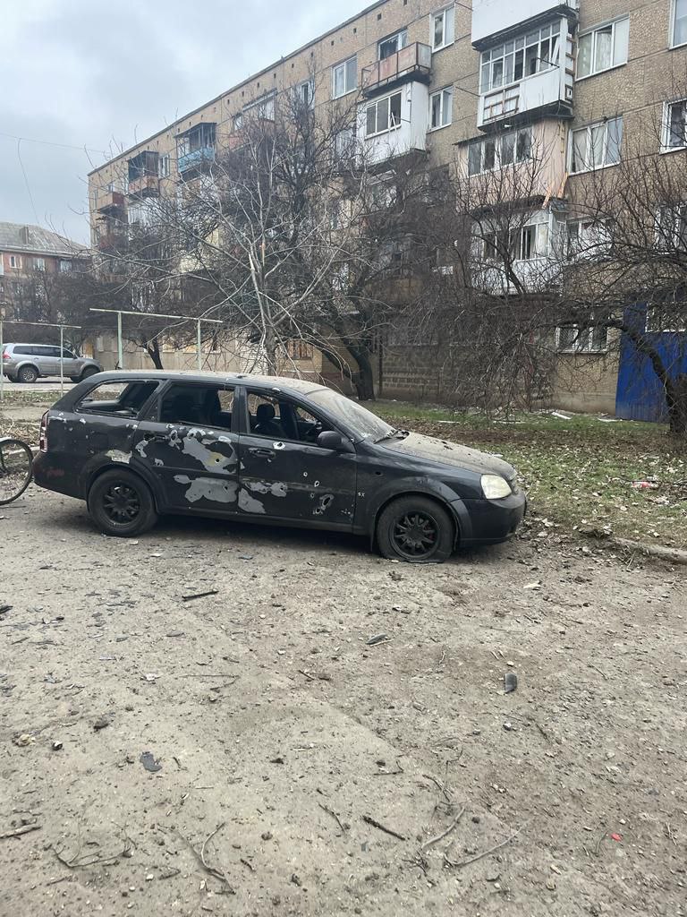Последствия массированного обстрела Курахова, один человек ранен, - ОВА 02