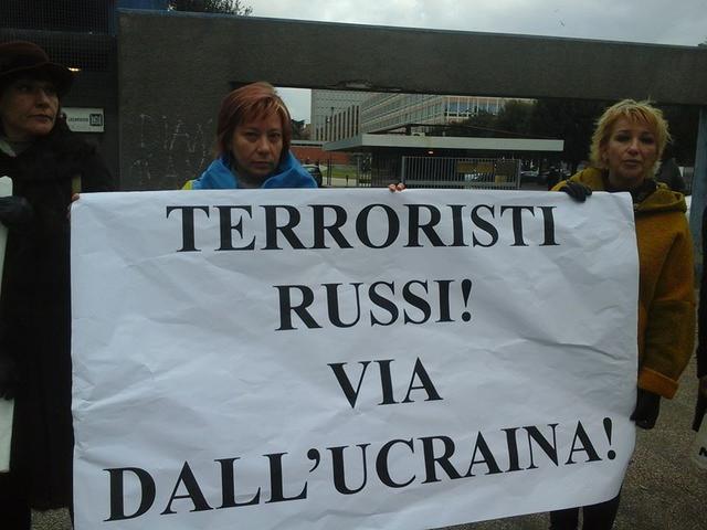 "Avdiivka is Ukrainian Aleppo": Ukrainians protest at Russian embassies in Riga, Rome and Lisbon 08