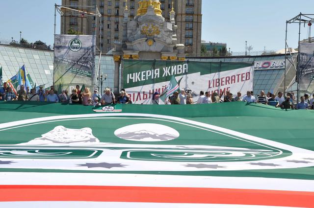 Ukrainian soldiers celebrated Day of Ichkeria victory over Russian occupants in Grozny 17