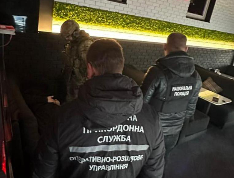 Затримання організаторів схем для ухилянтів