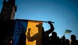 Українським біженцям у Чехії планують удвічі знизити виплати