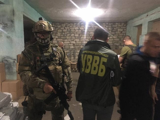 На Виннитчине пограничники ликвидировали производство суррогатного алкоголя: изъяты десятки тонн товара на 2,5 млн грн 07