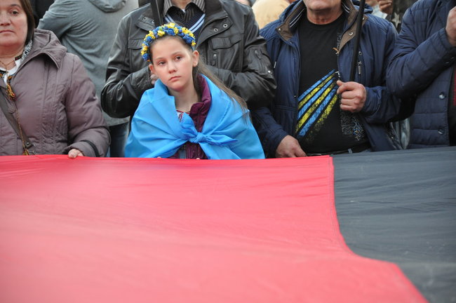 Националисты провели в центре Киева Марш УПА 19