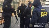 Групу здирників, які вимагали з бізнесмена 660 тис. грн, затримано в Миколаєві. ФОТОрепортаж