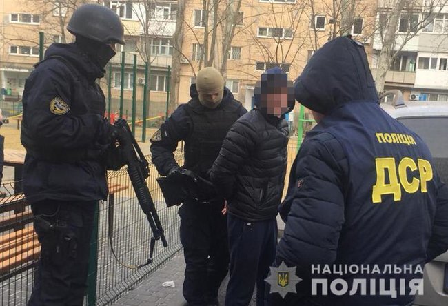 Группа вымогателей, требовавших с бизнесмена 660 тыс. грн, задержана в Николаеве 02