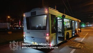 Росіяни атакували автобус у Запоріжжі FPV-дроном: є постраждалий. ФОТОрепортаж
