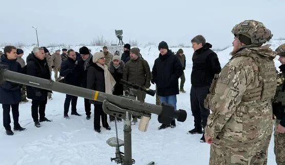 Делегація Франції оглядає ППО України