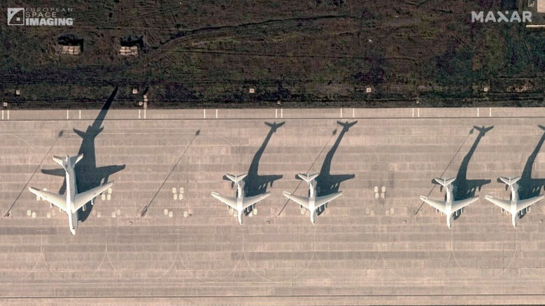 Майже 2 десятки дальніх бомбардувальників поблизу Саратова, ймовірно, готуються до нового ракетного удару по Україні, - Spiegel 04