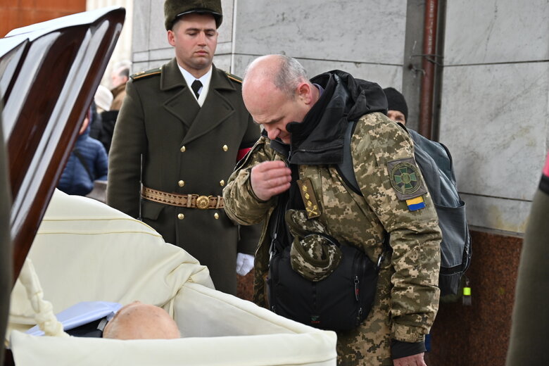 Прощання з Хмарою