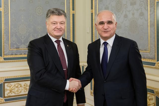 Порошенко провел встречу с министром экономики Азербайджана Мустафаевым 01