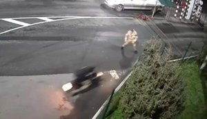 Мужчина на мотоцикле пытался прорваться в Румынию. ВИДЕО