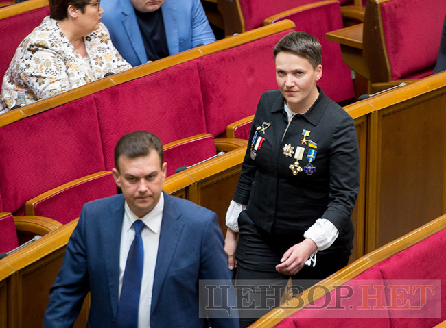 Зеленский с булавой, отвернувшийся Порошенко, Савченко в медалях, смеющиеся Луценко и Грицак, - инаугурация шестого Президента Украины Зеленского 11